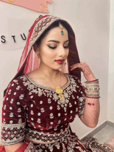 Aana Khan Makeup Artist