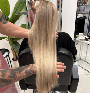 Deluxe Beauty Women Salon